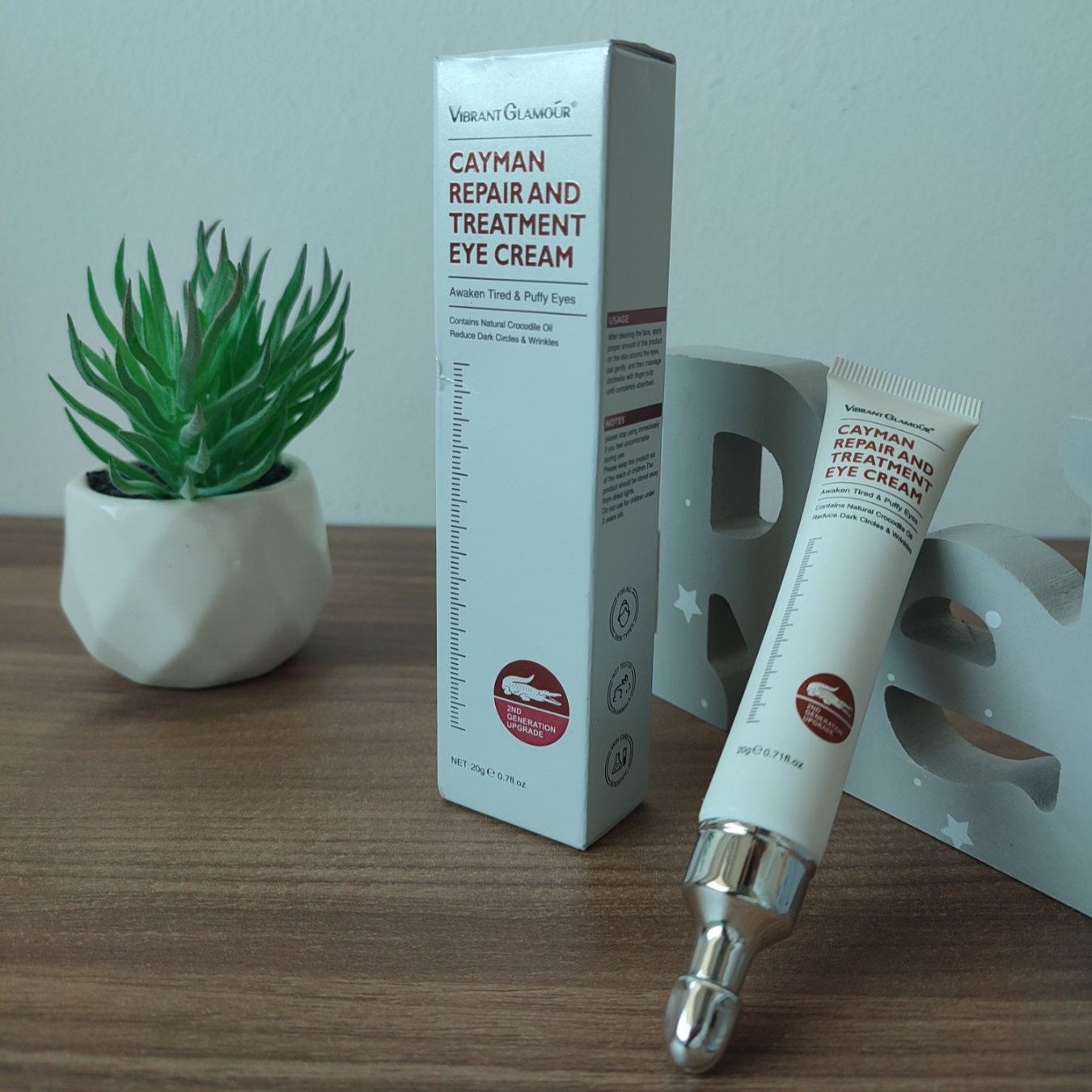 アイクリーム:2分でリフティング効果